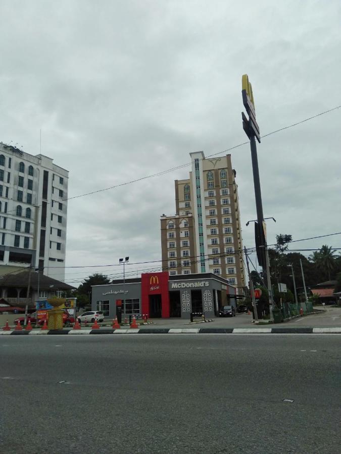 Risqi Apartment 2 Bedroom Wakaf Che Yeh Kota Bharu Eksteriør billede